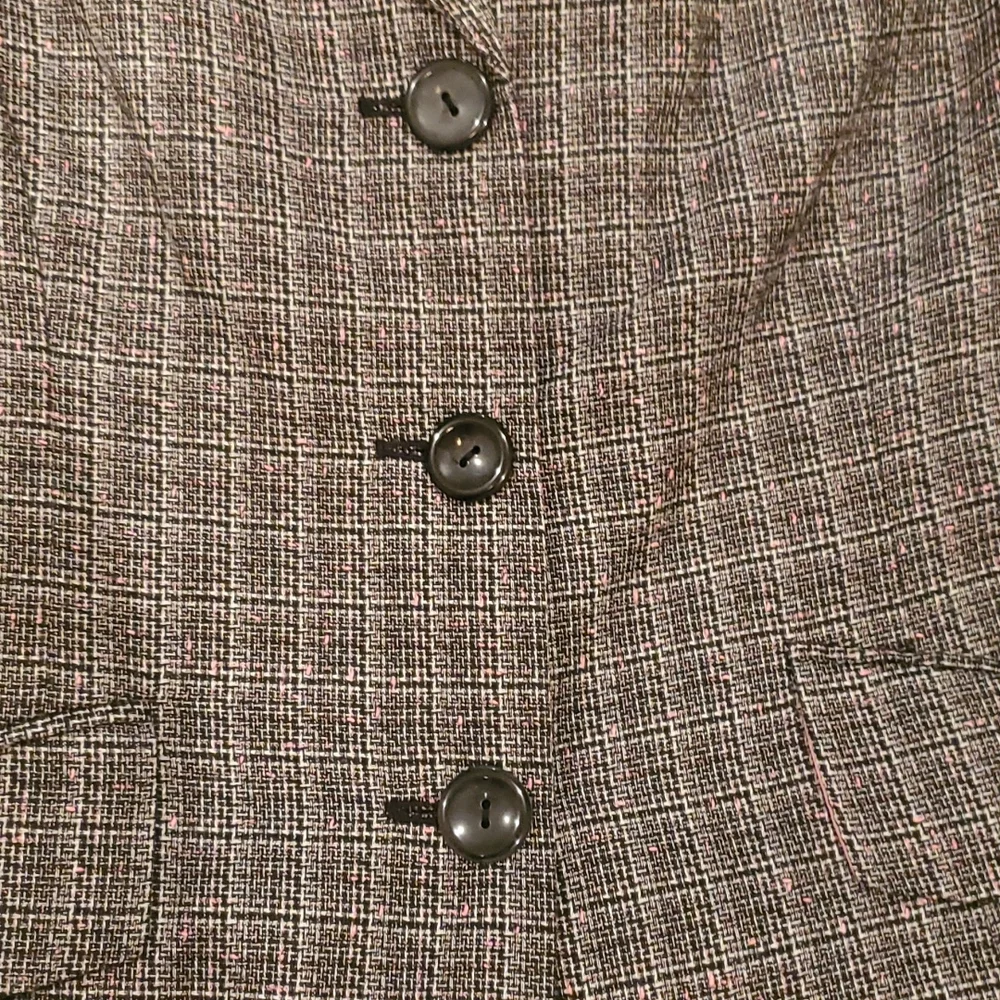 Blazer - Picture 4 of 4